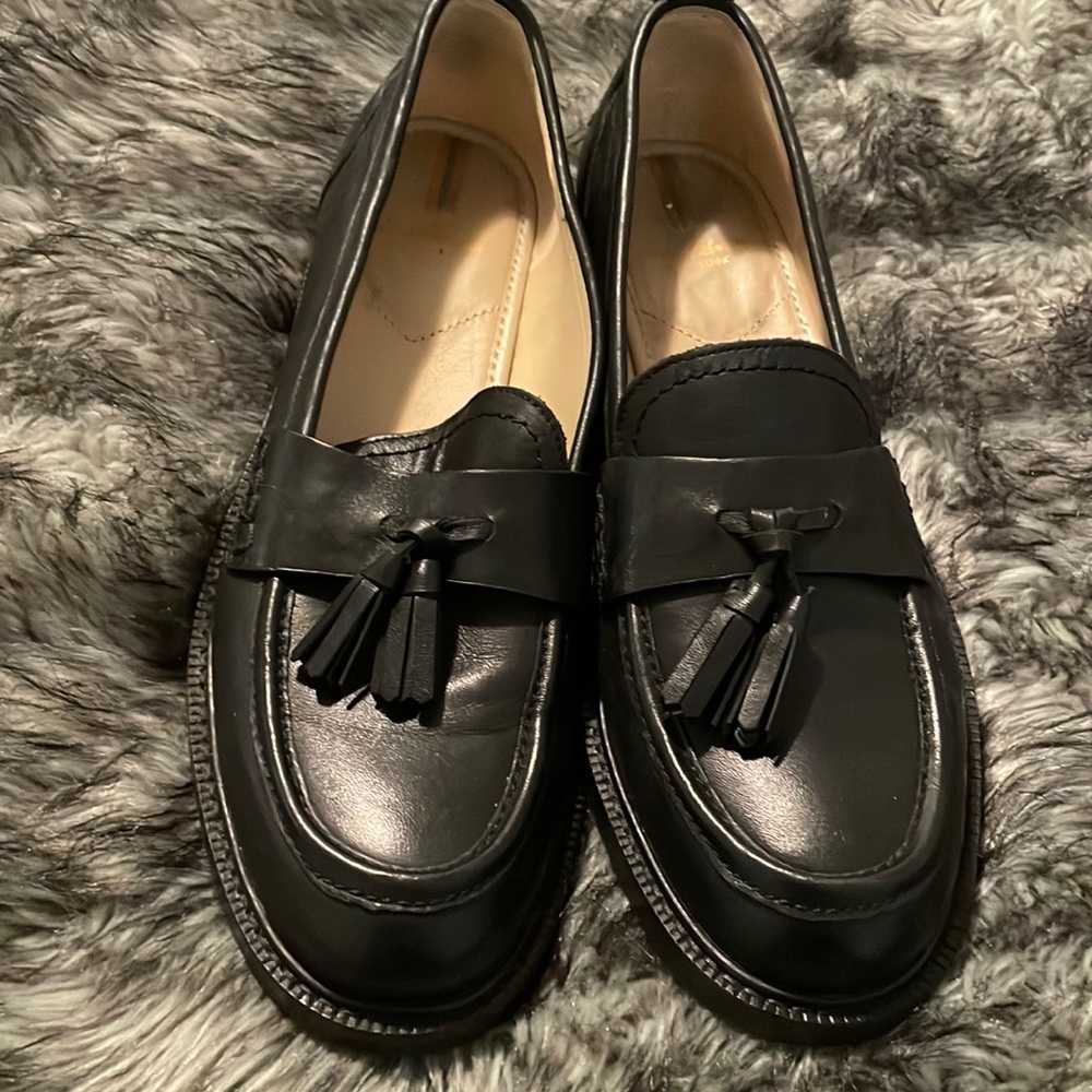 Previously worn Sam Edelman loafers! In great condition!